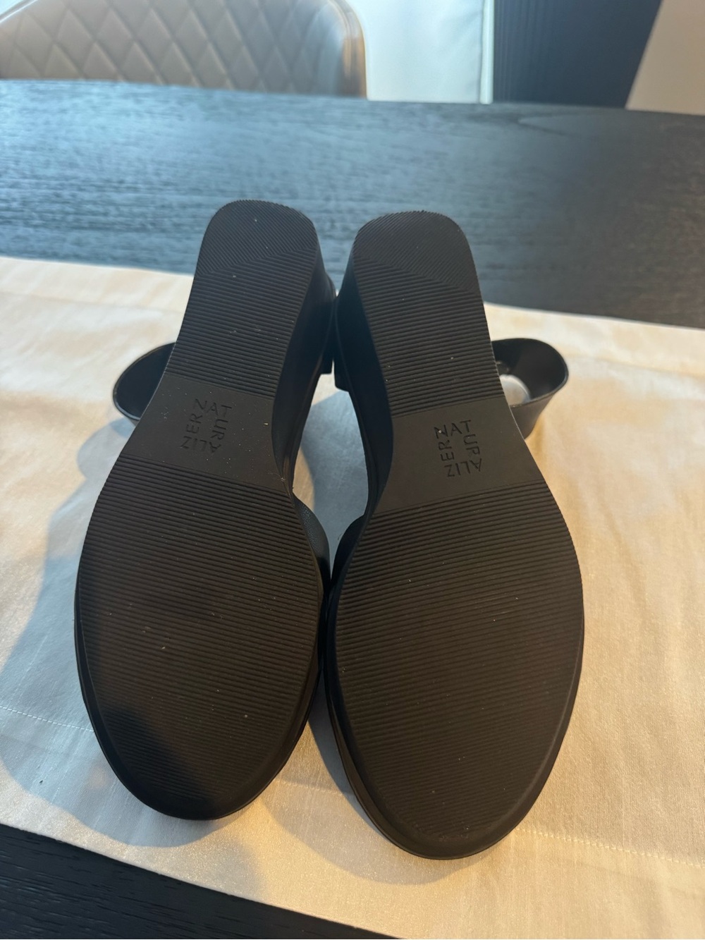 Naturalized Women's Black Ankle-Strap Wedge Sandals 8.5W - Picture 3 of 5